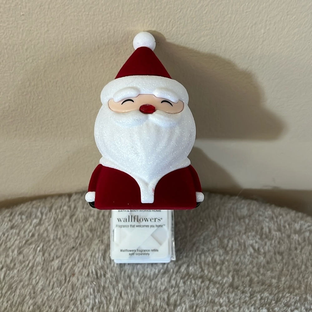 Bath and body works Santa Claus wall plug in